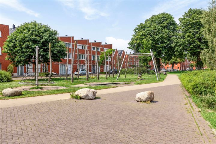 Bekijk foto 32 van Bisschop Godschalkstraat 5