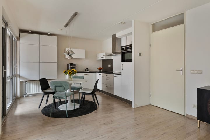 Foto 14 van Nina Simonestraat 54