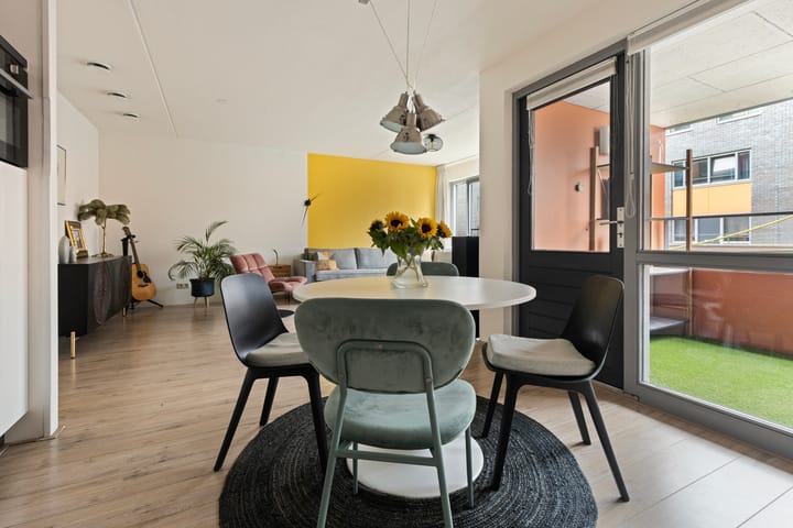 Foto 8 van Nina Simonestraat 54