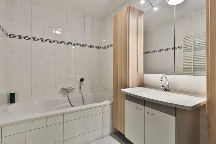 Foto 18 van Nina Simonestraat 54