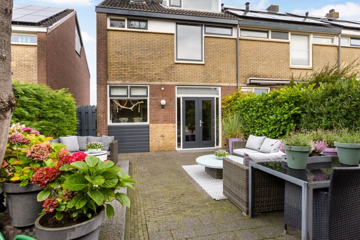 Bekijk foto 38 van Bachstraat 10