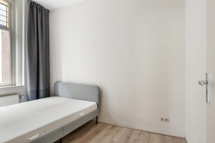 Foto 5 van Van Oldenbarneveltstraat 142-B01