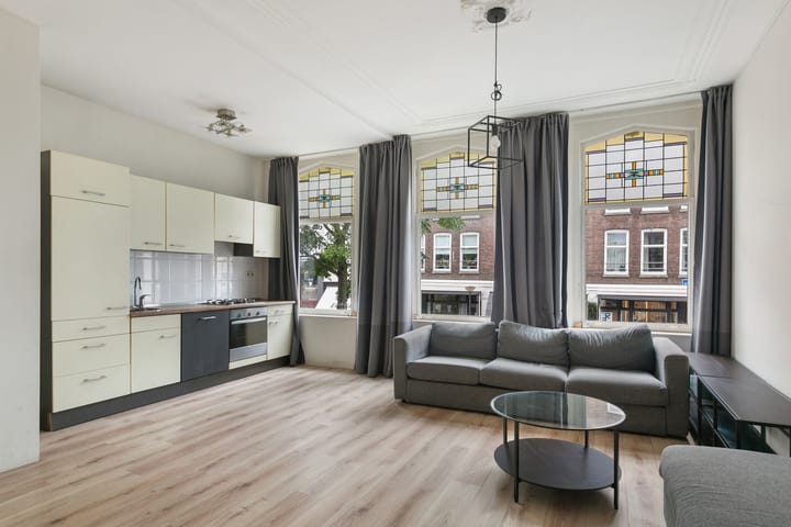 Foto 6 van Van Oldenbarneveltstraat 142-B01