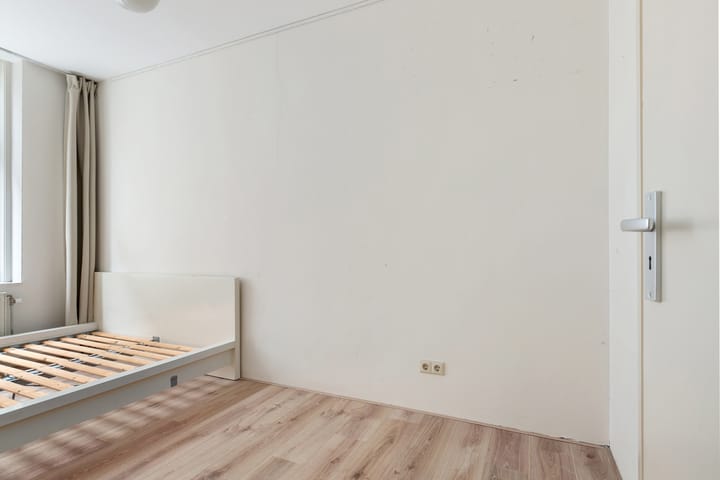 Foto 17 van Van Oldenbarneveltstraat 142-B01