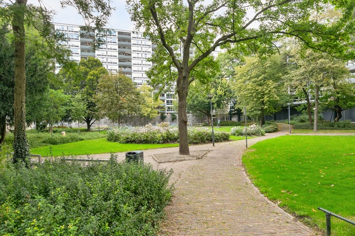 Foto 18 van Van Oldenbarneveltstraat 142-B01