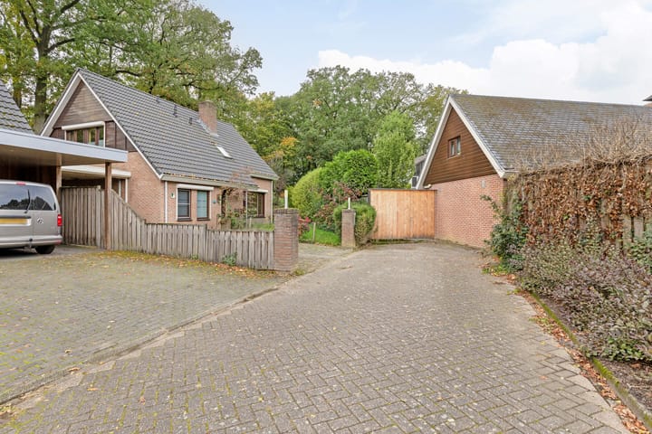 Foto 36 van Van Raethof 1