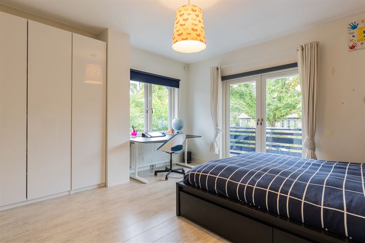 Bekijk foto 47 van Van Ruisdaelstraat 19