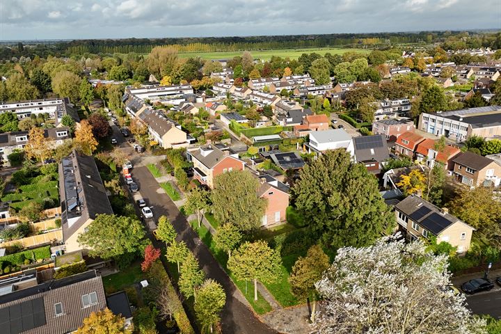 Bekijk foto 2 van Broederschaplaan 1