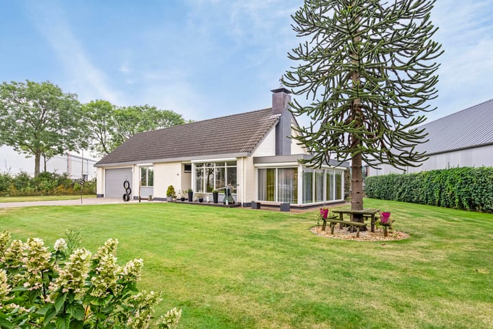 Photo 2 of Voltastraat 20