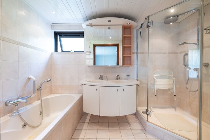 Photo 24 of Bastion 7