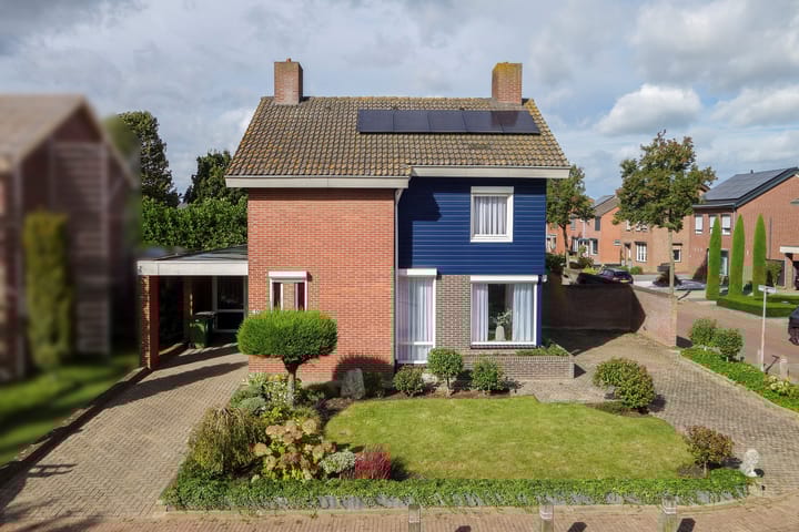 Photo 2 of Gouverneur Houbenstraat 40