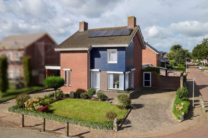 Photo 4 of Gouverneur Houbenstraat 40