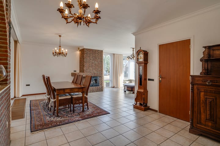 Foto 11 van Gouverneur Houbenstraat 40