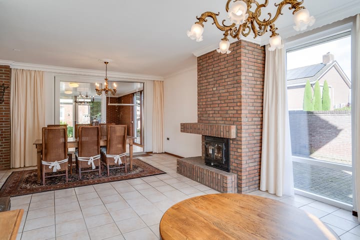 Foto 16 van Gouverneur Houbenstraat 40