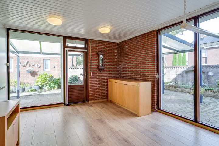 Foto 25 van Gouverneur Houbenstraat 40