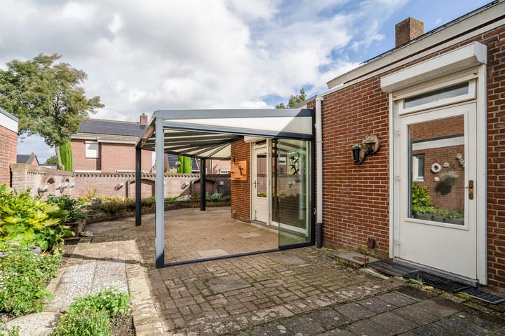 Foto 31 van Gouverneur Houbenstraat 40