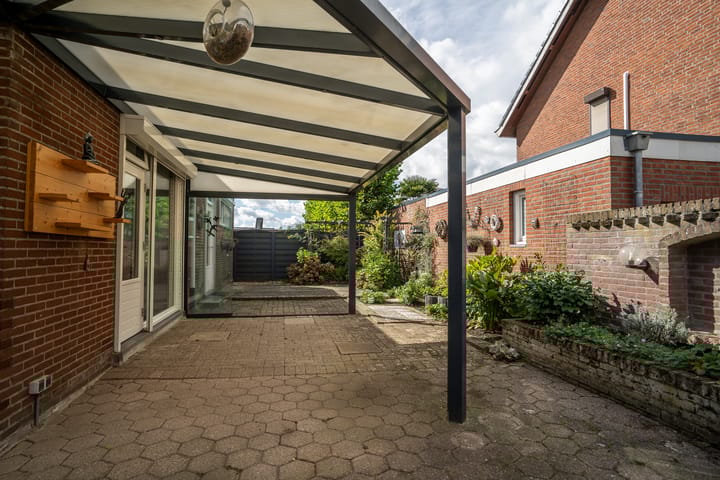 Foto 35 van Gouverneur Houbenstraat 40