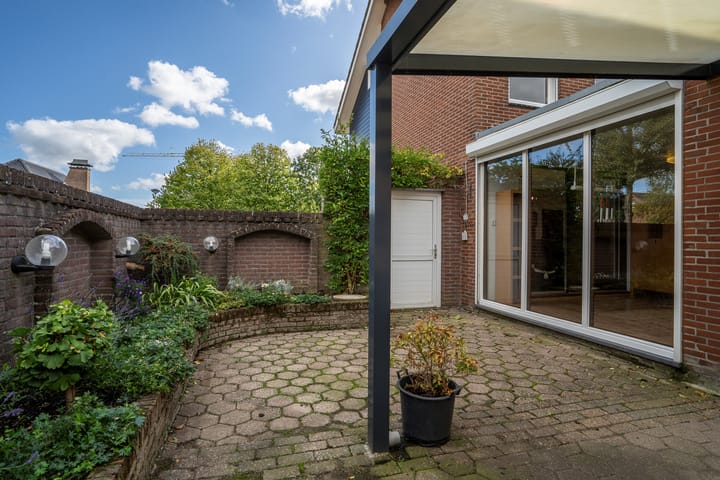 Foto 36 van Gouverneur Houbenstraat 40