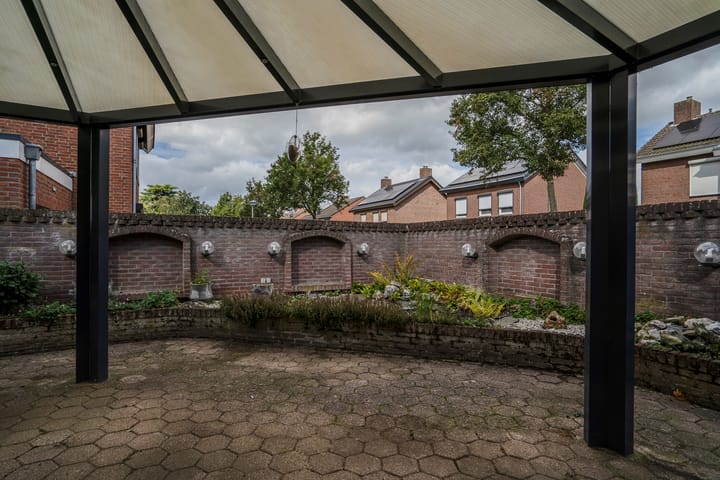 Foto 37 van Gouverneur Houbenstraat 40