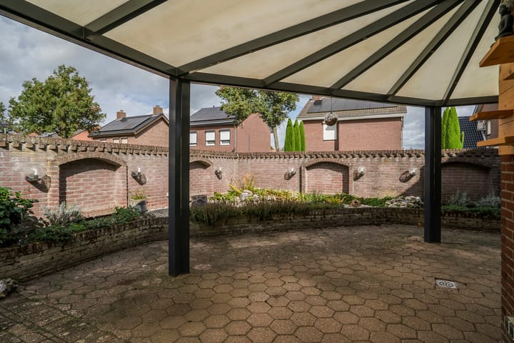 Foto 42 van Gouverneur Houbenstraat 40