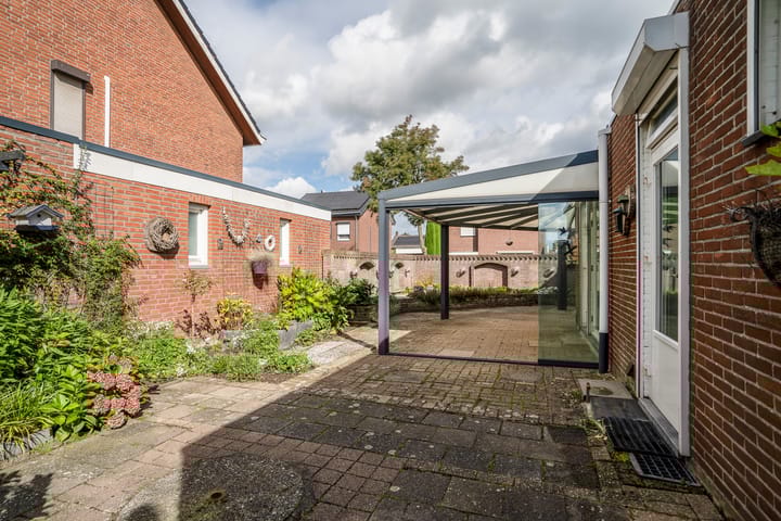 Foto 30 van Gouverneur Houbenstraat 40