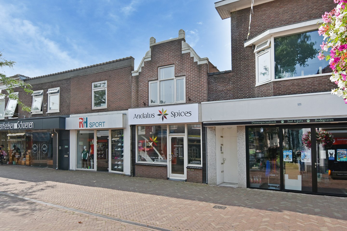 Bekijk foto 1 van Kerkstraat 12