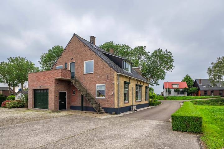 Photo 11 of Dorpsstraat 2