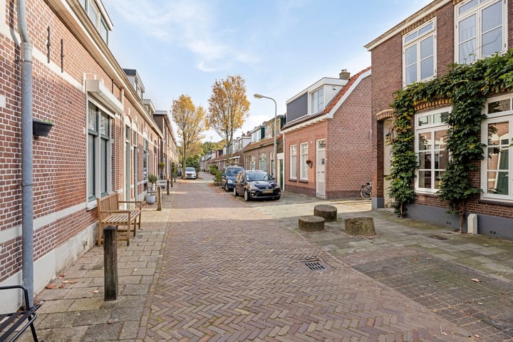 View photo 43 of Bijdorpstraat 59