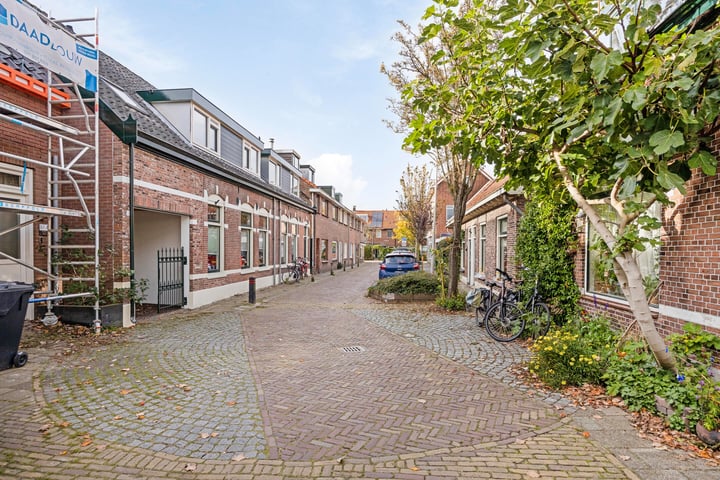 View photo 44 of Bijdorpstraat 59