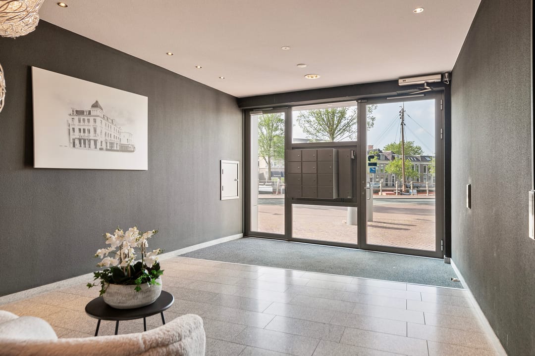 Photo 11 of Nieuweweg 1-F