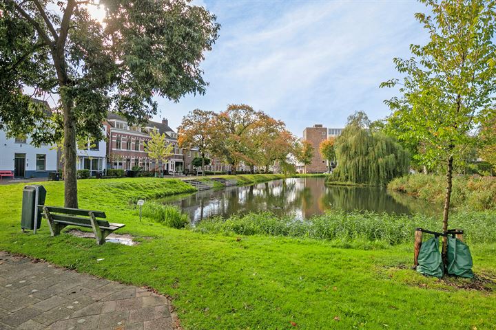 View photo 50 of Westsingel 14