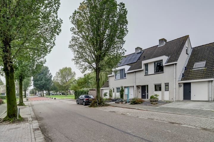 Photo 37 of Rosenburglaan 50