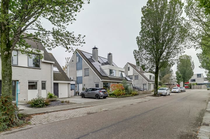 Photo 39 of Rosenburglaan 50