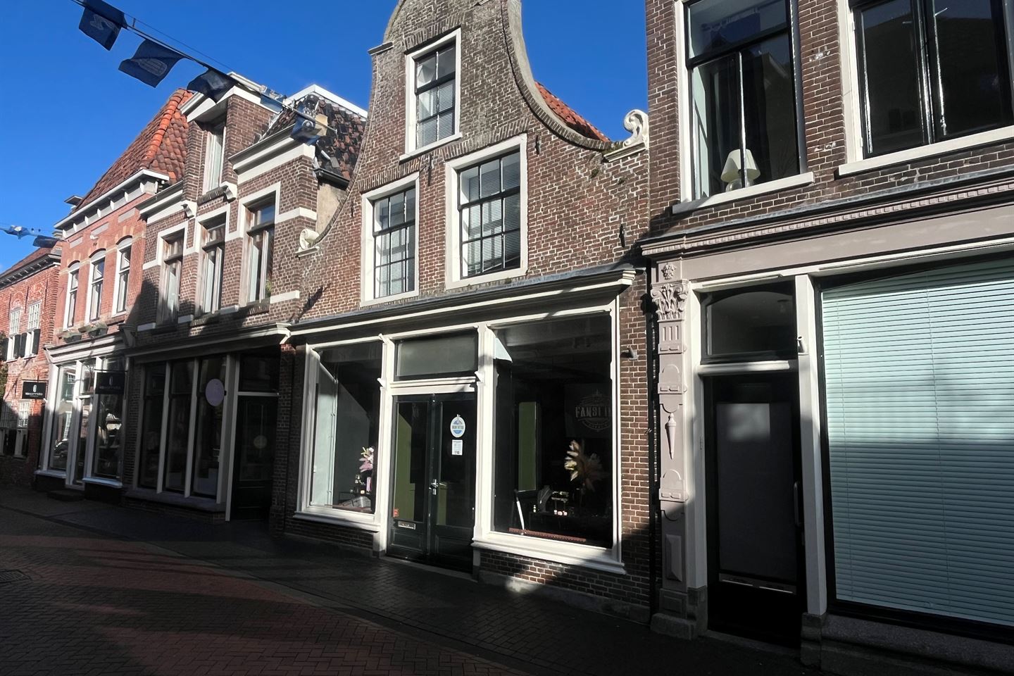 Bekijk foto 1 van Vlasstraat 5