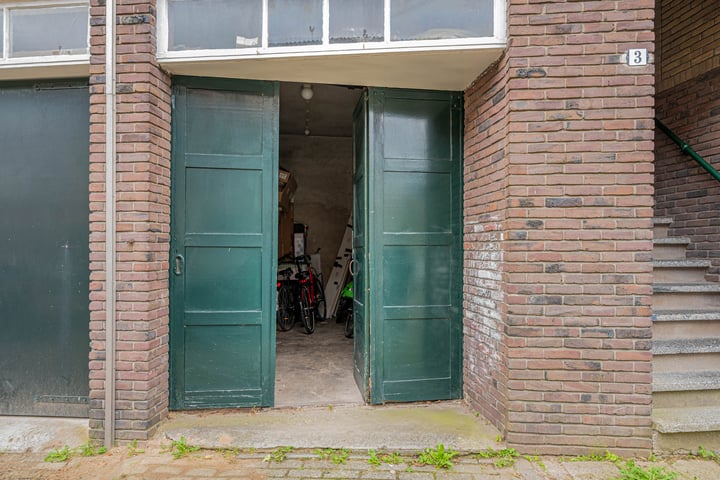 Bekijk foto 28 van Waldeck-Pyrmontstraat 3