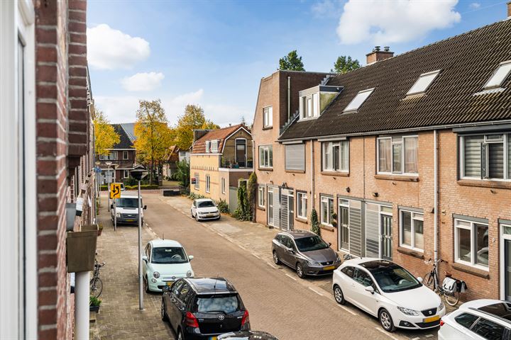 View photo 23 of Graaf van Bloisstraat 16