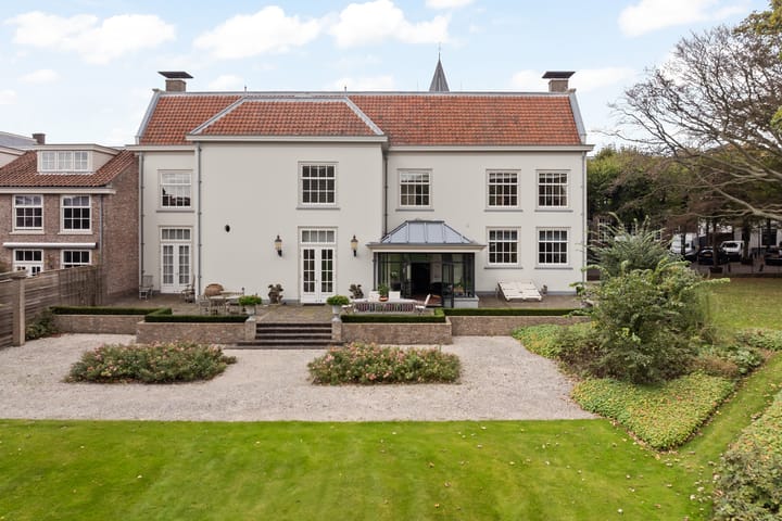 Foto 2 van Lindenplein 1