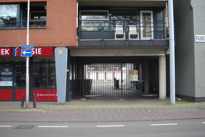 Bekijk foto 2 van Piusstraat