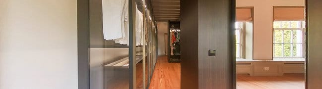 Walk-in closet