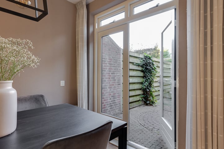 Bekijk foto 3 van Godfried Bomansstraat 21