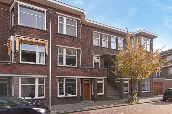 Bekijk foto 2 van De Moucheronstraat 110