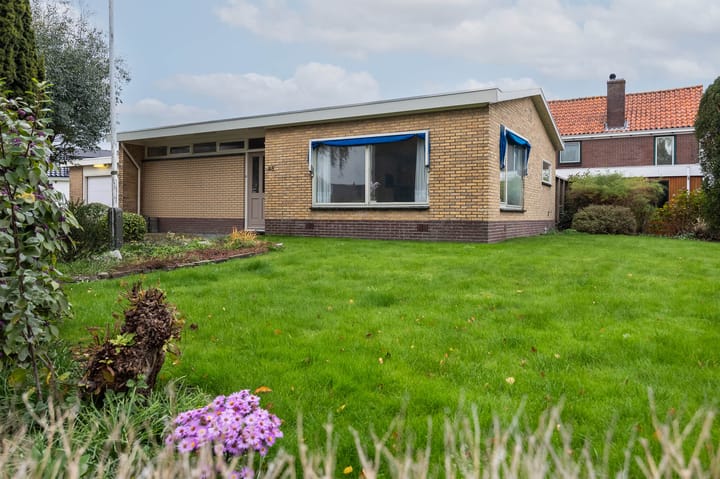 Foto 2 van Van Roozendaalstraat 45