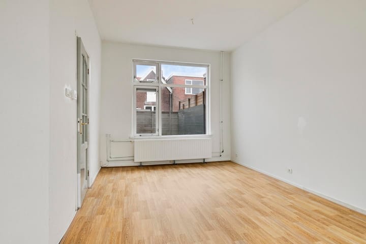 Foto 11 van van Sytzamastraat 23