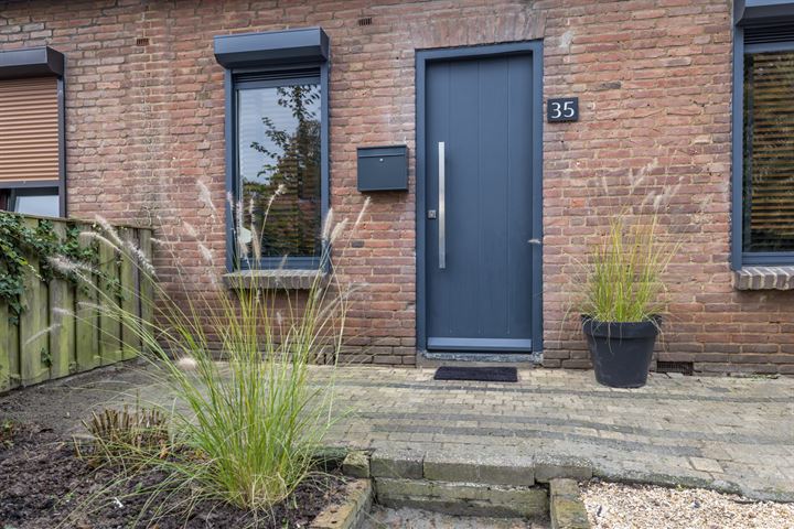 View photo 30 of Leeuwerikstraat 35