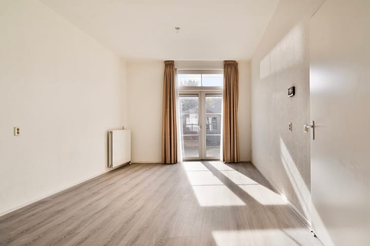 Foto 10 van Wervelstraat 36