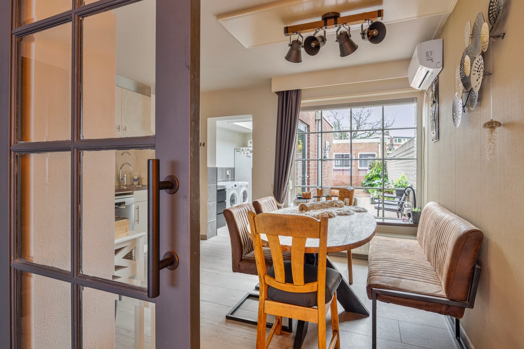 Photo 8 of Van Alkemadestraat 38