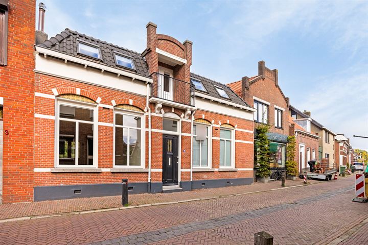 Bekijk foto 36 van Roosendaalsestraat 5