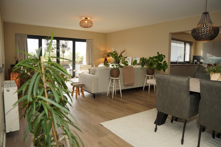 Foto 13 van Destombestraat 5-021