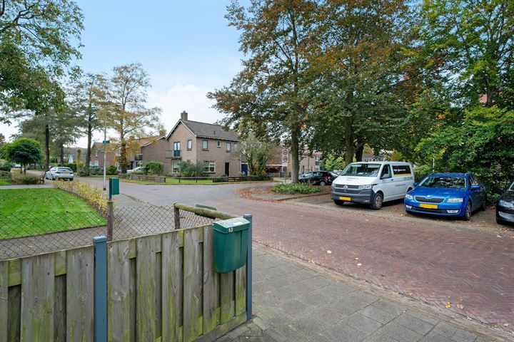 Bekijk foto 38 van Noorder Esweg 13