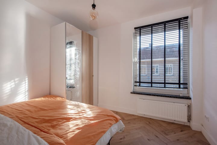 Foto 19 van Van Ruysbroekstraat 119